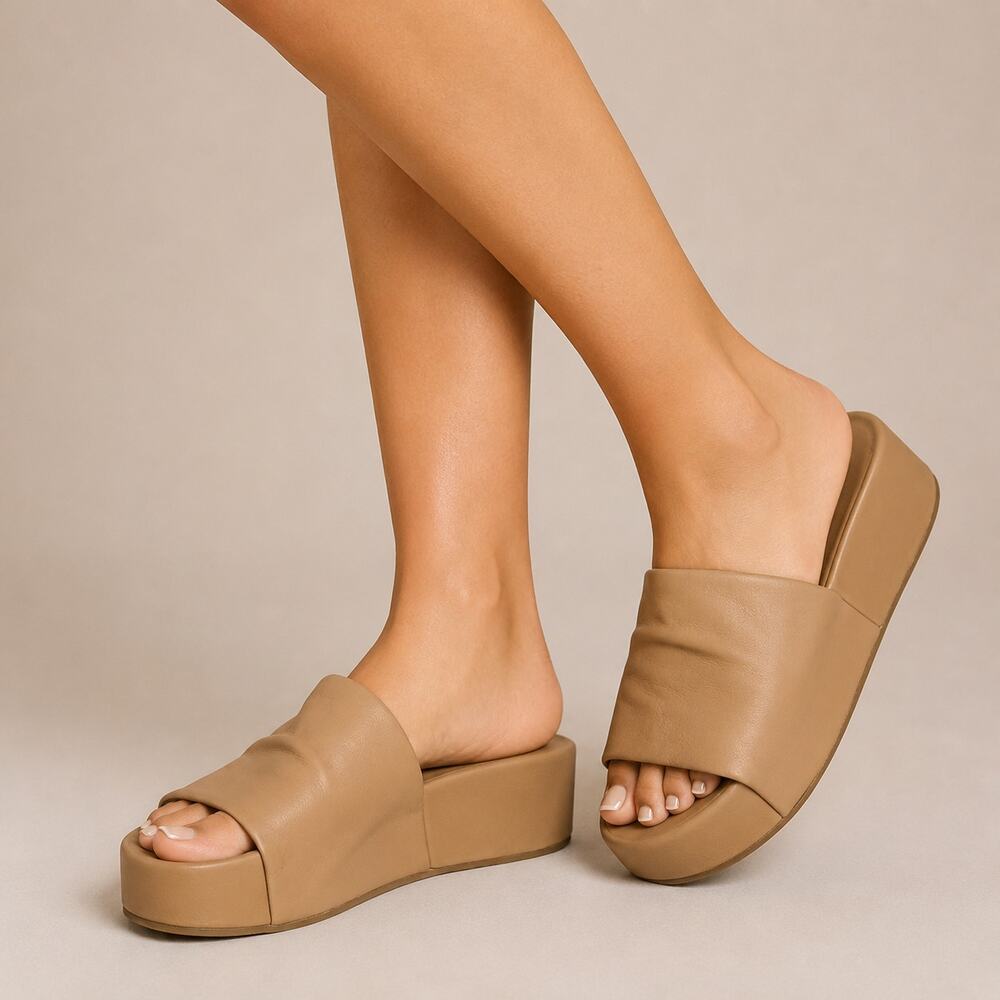 Beek Pelican Leather Platform Sandals Womens Size 9 Honey Tan Molded Memory Foam